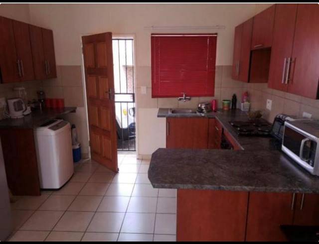 2 BEDROOM TOWNHOUSE FOR SALE IN THE ORCHARDS